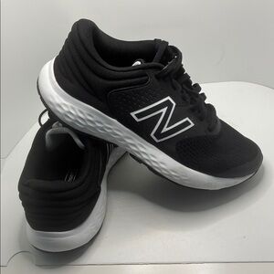NEW BALANCE RUNNING SHOE B520
LOW TOP
